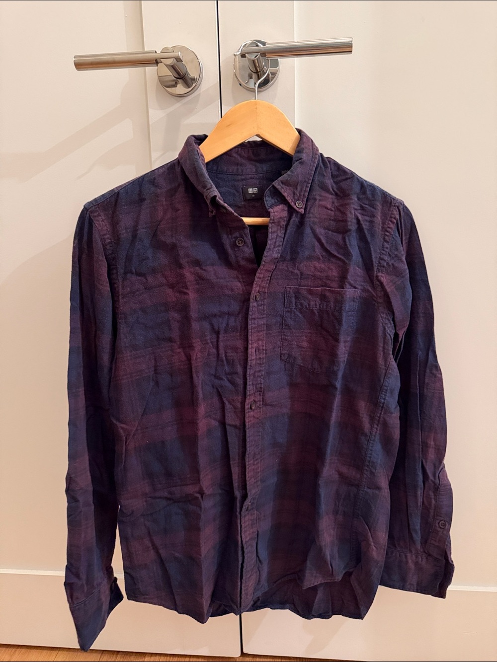 Uniqlo Men's Button-Down Plaid Shirt - Dark Blue & Burgundy size xs